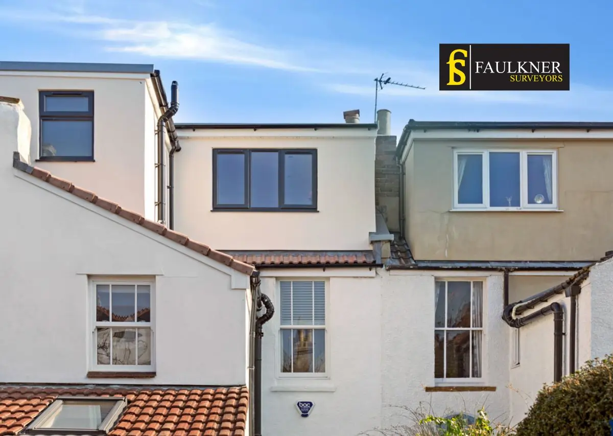 Party Wall Vs Boundary Wall : The Law, The Rights, and Your Options 3 Party Wall Oxford : What Should You Do If Your Neighbour Builds Over the Shared Boundary Oxford?